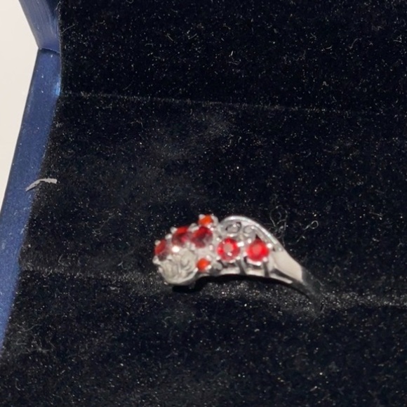 Kay Sterling Silver Garnet Ring Intricate Design Red Gemstones Band size 6 - Picture 8 of 9